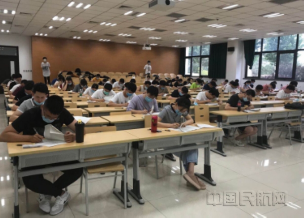 nEO_IMG_1 本学期期末考试线下考场