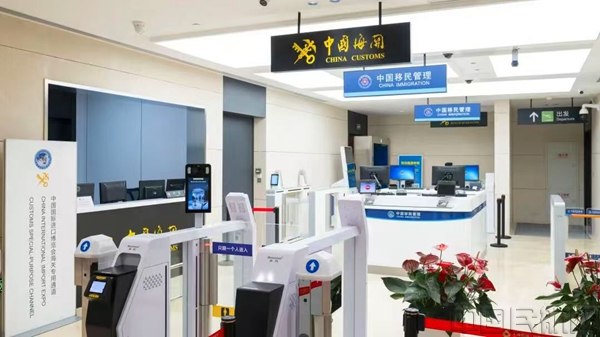 虹桥机场公务机楼成为境内首个启用自助边检通道的公务机楼-善见摄1