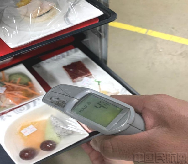 附图6:餐食测温图.jpg 附图6:餐食测温图.jpg