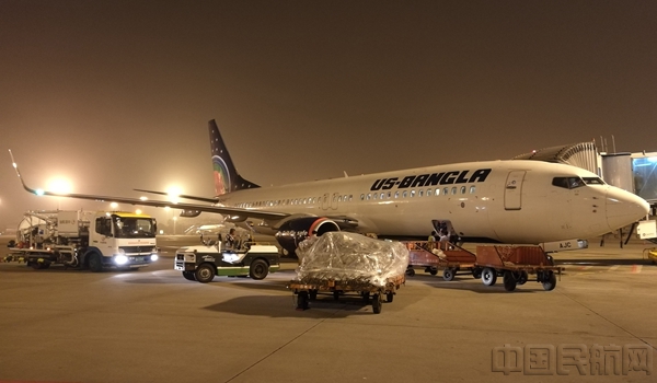 20180502广州航空加油站顺利完成孟加拉优速航空首航供油保障（杨志亮、何杰明）配图.jpg