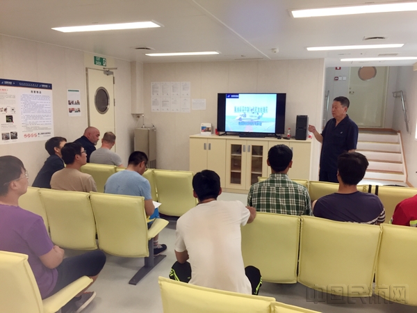 南航通航保障我国可燃冰试开采项目航空运输